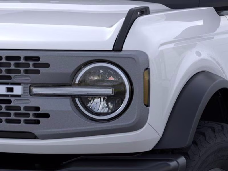 2026 Oxford White Ford Bronco Badlands 4X4 Crossover