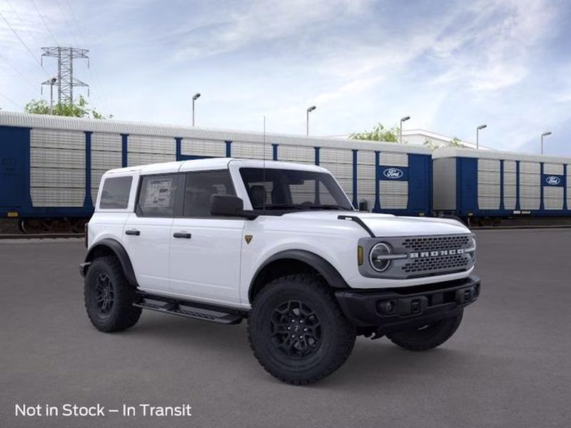 2026 Oxford White Ford Bronco Badlands 4X4 Crossover