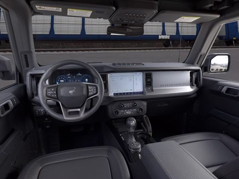 2026 Oxford White Ford Bronco Badlands 4X4 Crossover