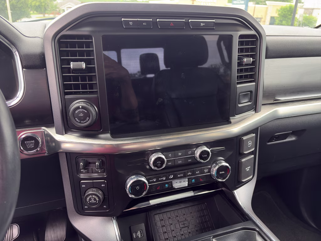 2023 Carbonized Gray Metallic Ford F-150 LARIAT 4X4 Truck