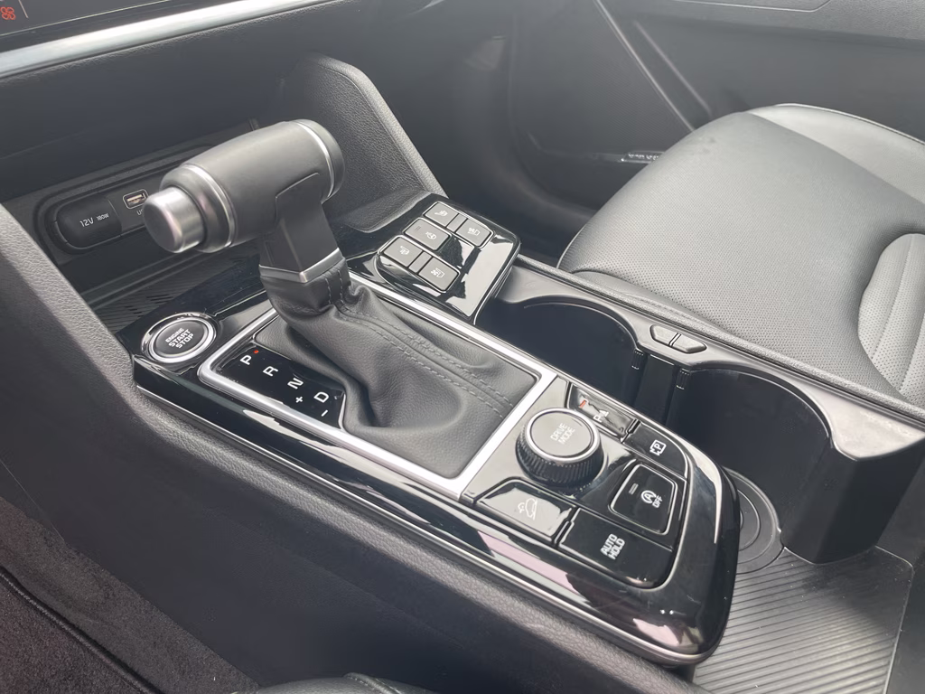 2025 Glacial White Pearl Kia Sportage SX-Prestige FWD SUV
