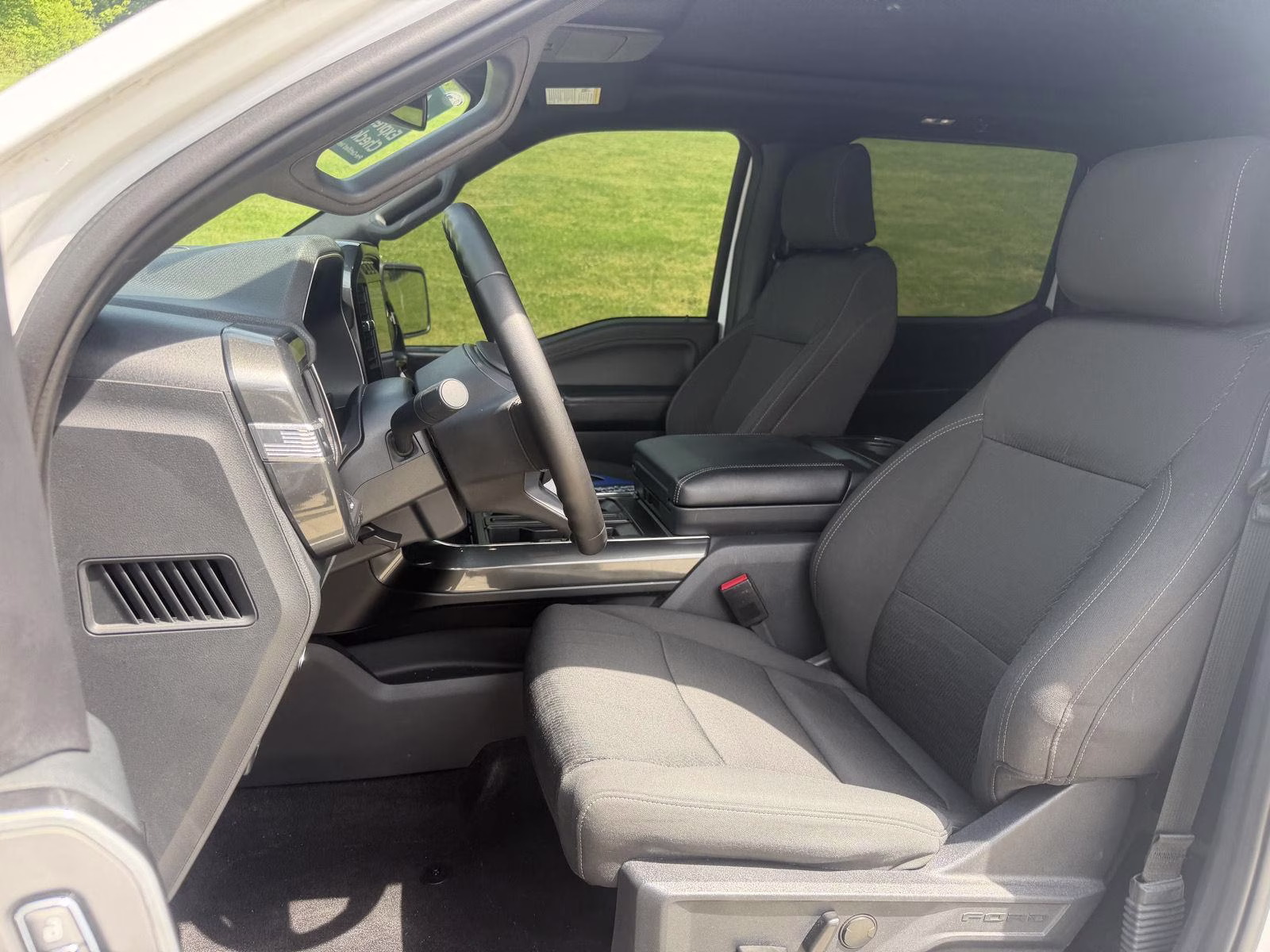 2023 Oxford White Ford F-150 XLT 4X4 Truck