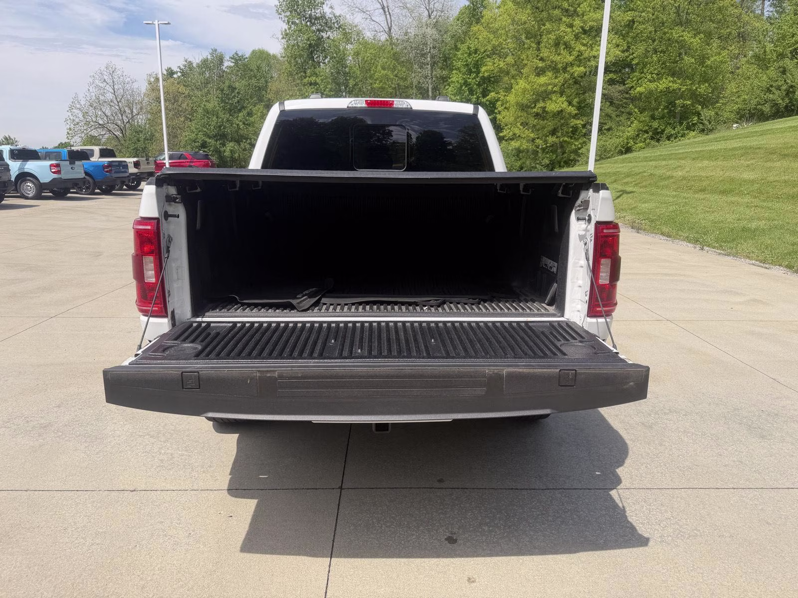 2023 Oxford White Ford F-150 XLT 4X4 Truck