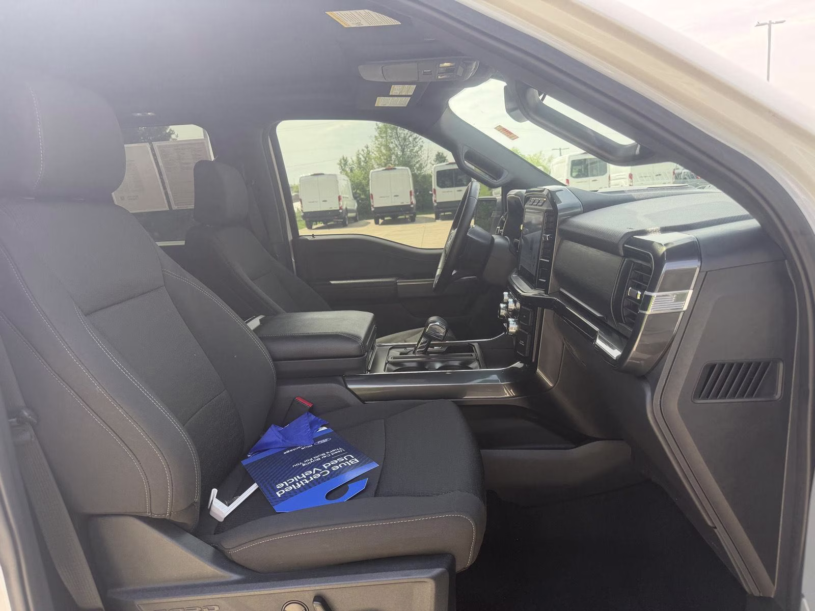 2023 Oxford White Ford F-150 XLT 4X4 Truck