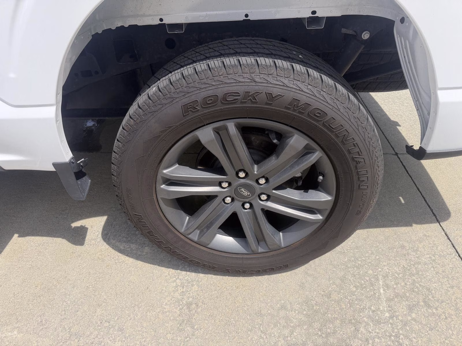 2023 Oxford White Ford F-150 XLT 4X4 Truck
