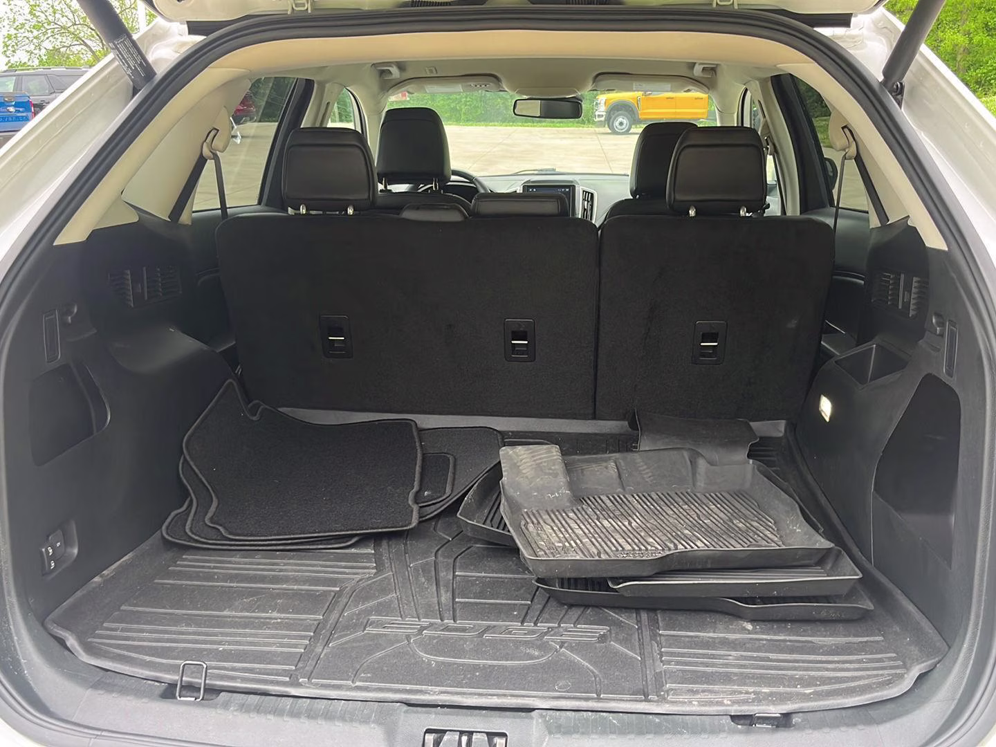 2022 Star White Metallic Tri-Coat Ford Edge SEL AWD SUV
