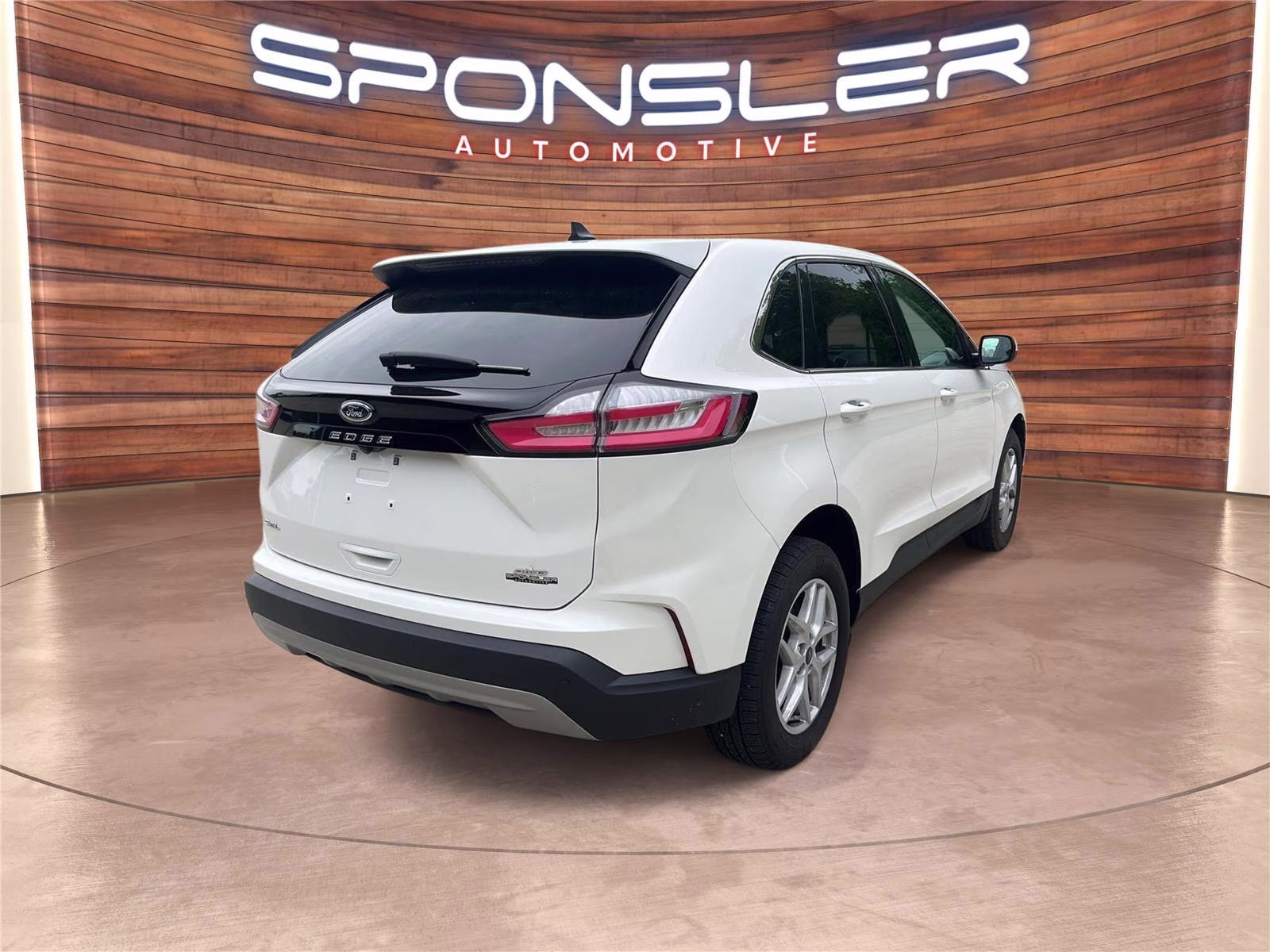 2022 Star White Metallic Tri-Coat Ford Edge SEL AWD SUV