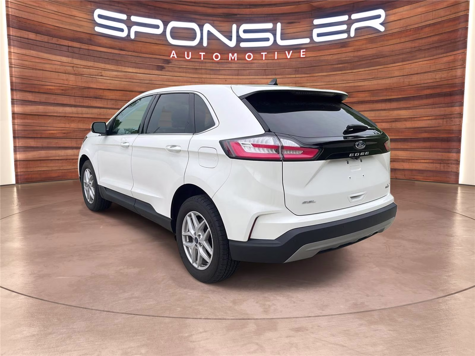 2022 Star White Metallic Tri-Coat Ford Edge SEL AWD SUV
