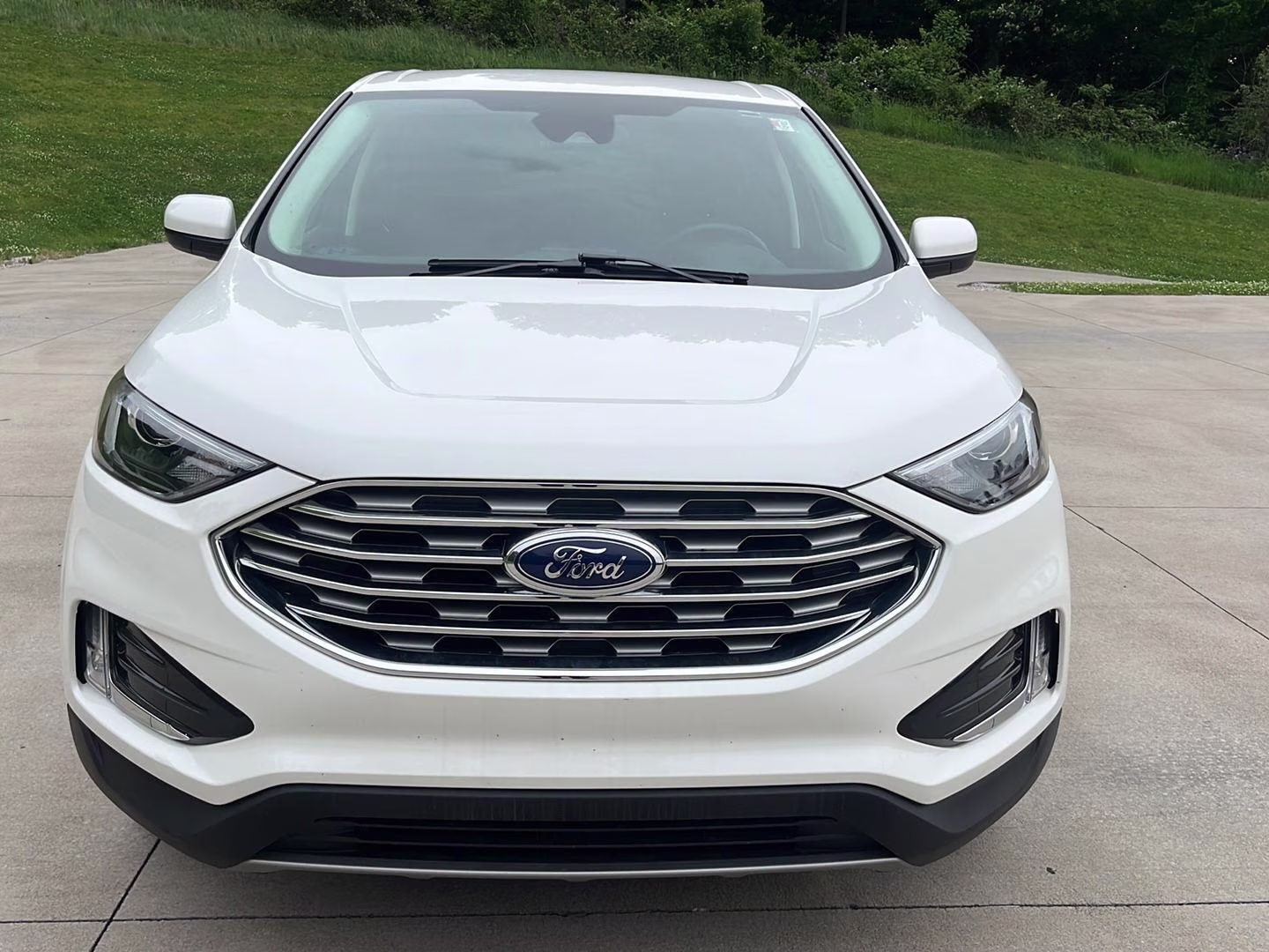 2022 Star White Metallic Tri-Coat Ford Edge SEL AWD SUV