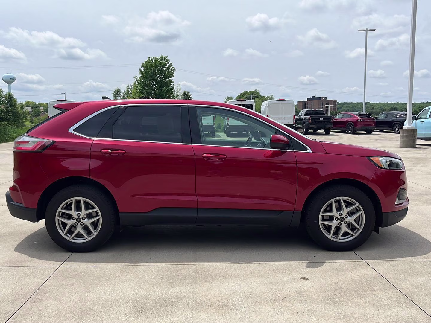 2024 Rapid Red Metallic Tinted Clearcoat Ford Edge SEL AWD SUV