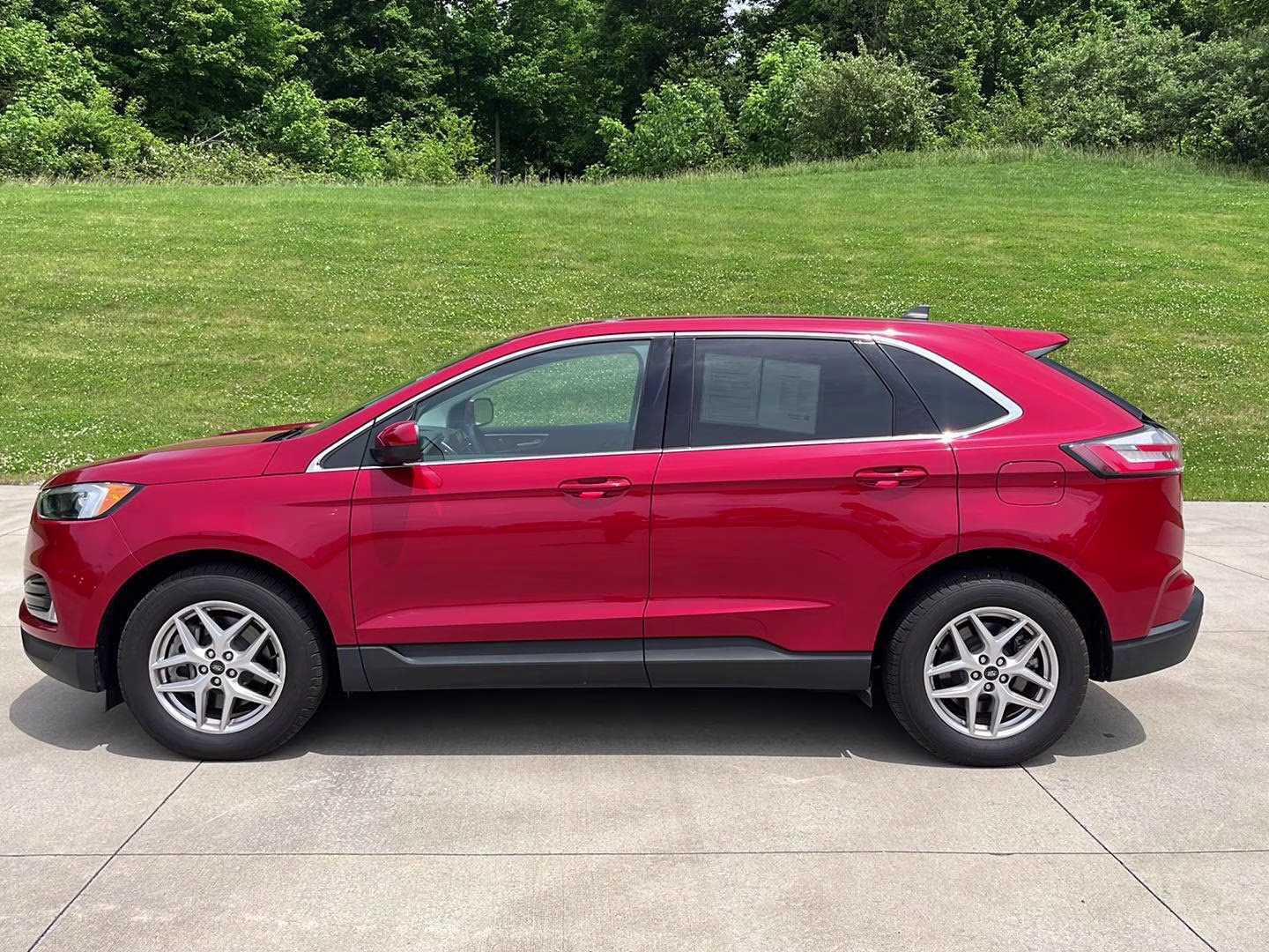 2024 Rapid Red Metallic Tinted Clearcoat Ford Edge SEL AWD SUV