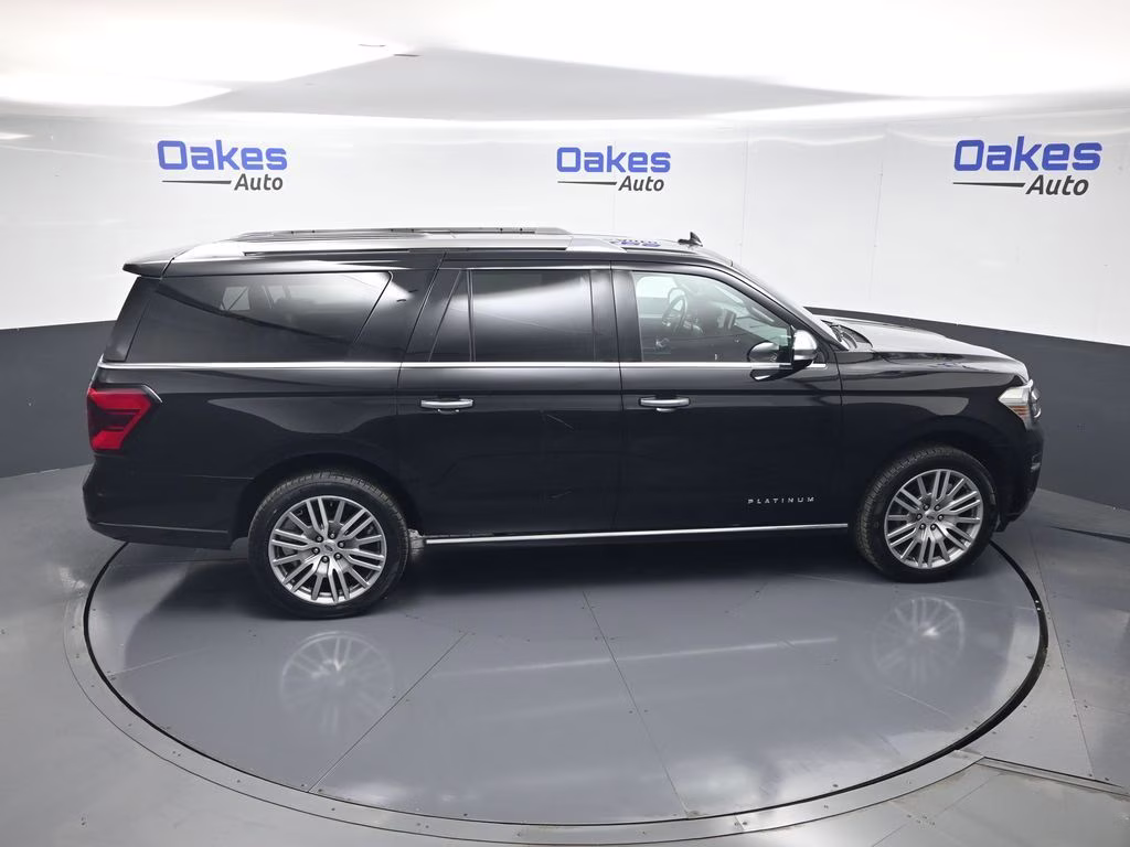 2022 Black Metallic Ford Expedition Max Platinum 4X4 SUV
