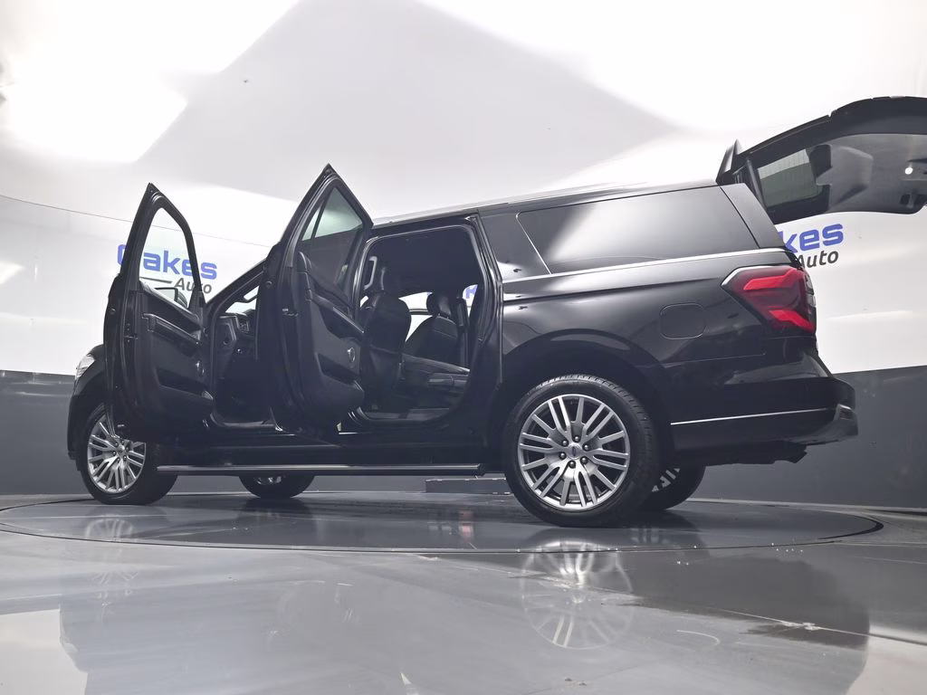 2022 Black Metallic Ford Expedition Max Platinum 4X4 SUV