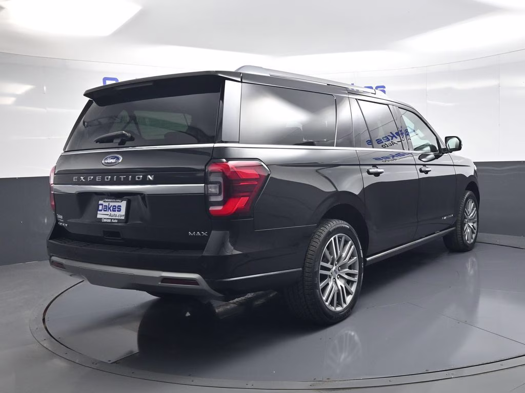2022 Black Metallic Ford Expedition Max Platinum 4X4 SUV