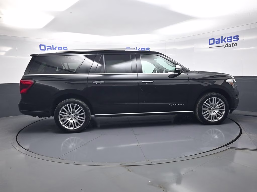2022 Black Metallic Ford Expedition Max Platinum 4X4 SUV