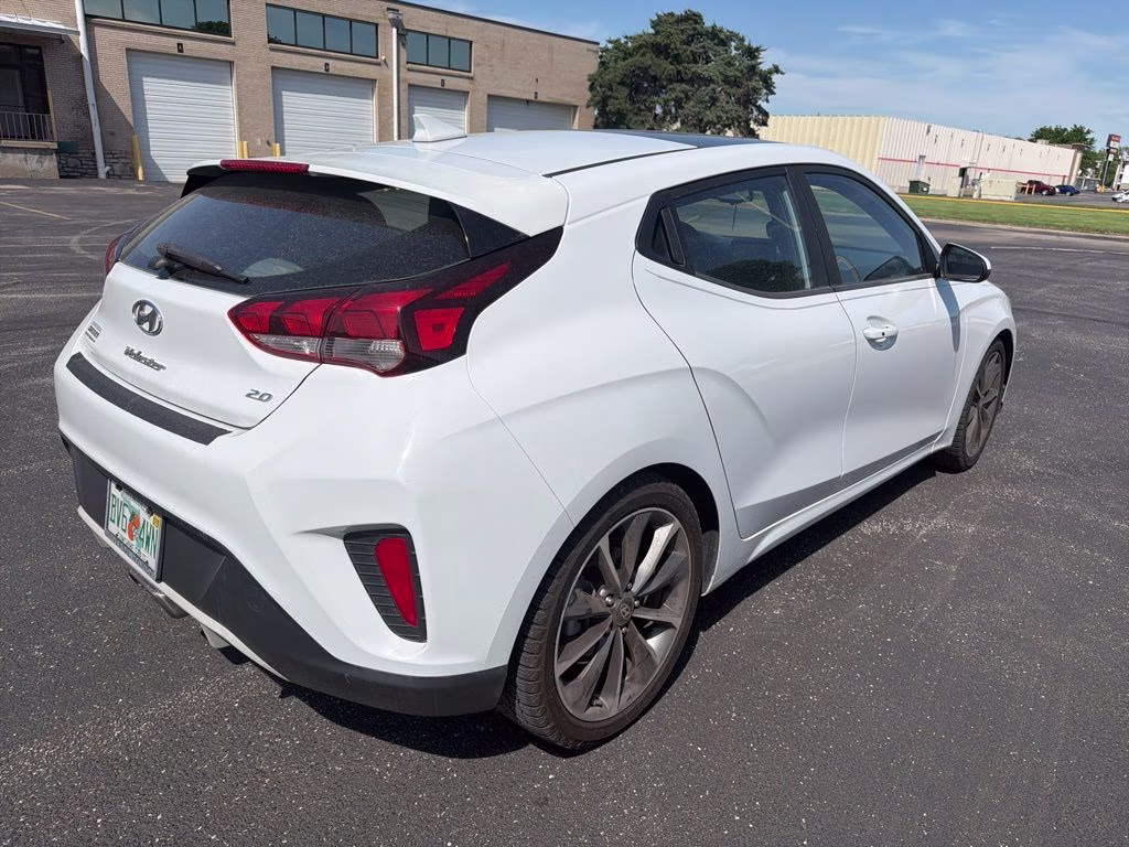 2019 Chalk White Hyundai Veloster 2.0 Premium FWD Hatchback