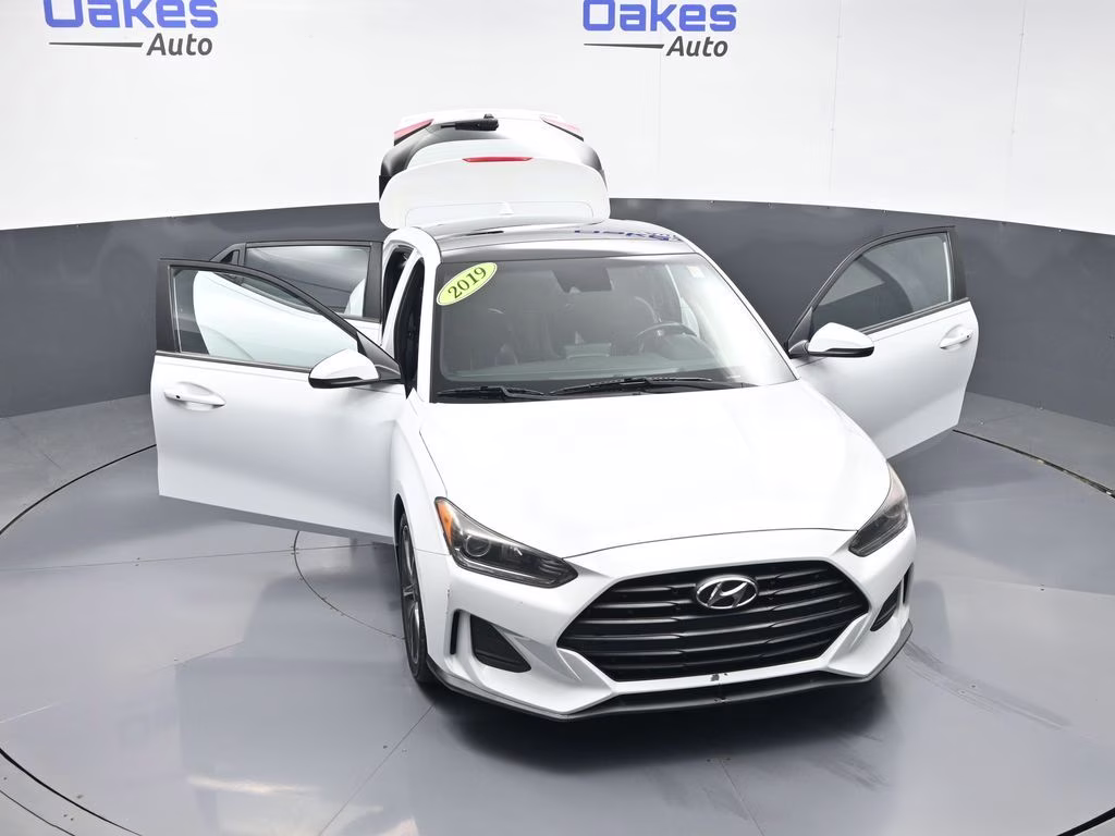 2019 Chalk White Hyundai Veloster 2.0 Premium FWD Hatchback