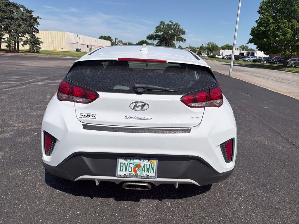 2019 Chalk White Hyundai Veloster 2.0 Premium FWD Hatchback