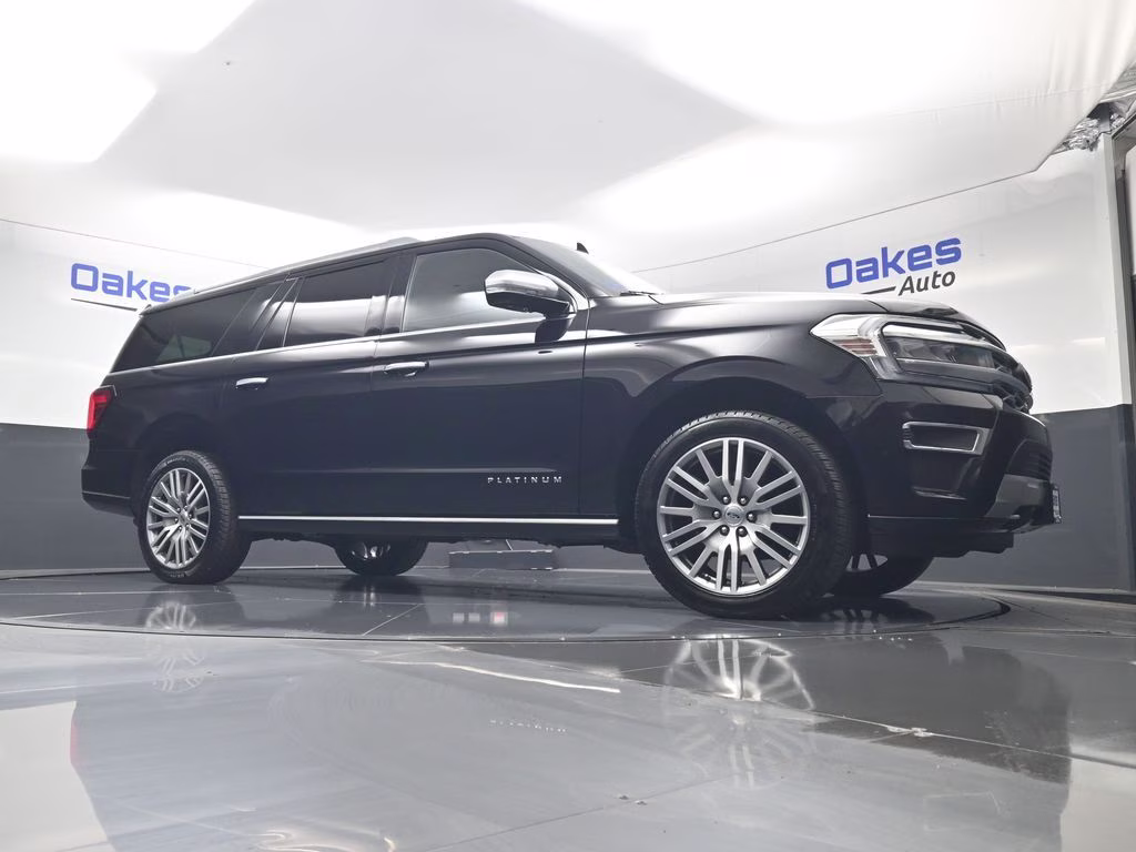 2022 Black Metallic Ford Expedition Max Platinum 4X4 SUV