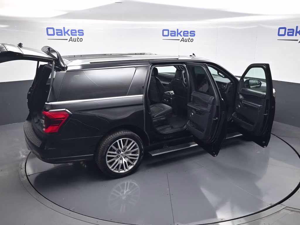 2022 Black Metallic Ford Expedition Max Platinum 4X4 SUV