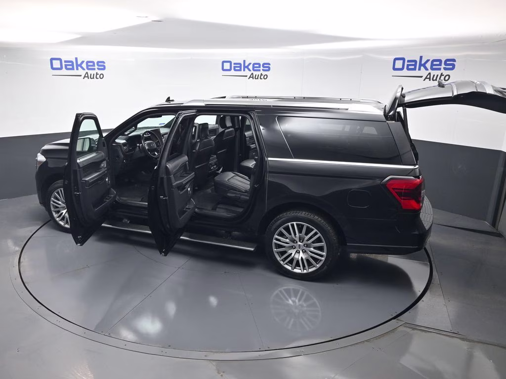 2022 Black Metallic Ford Expedition Max Platinum 4X4 SUV