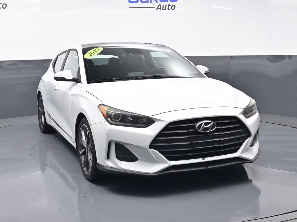 2019 Chalk White Hyundai Veloster 2.0 Premium FWD Hatchback