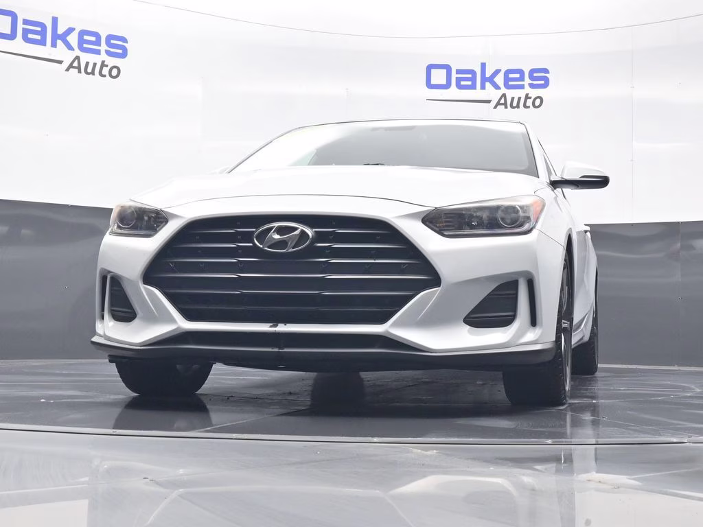 2019 Chalk White Hyundai Veloster 2.0 Premium FWD Hatchback