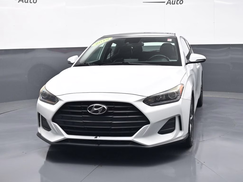 2019 Chalk White Hyundai Veloster 2.0 Premium FWD Hatchback
