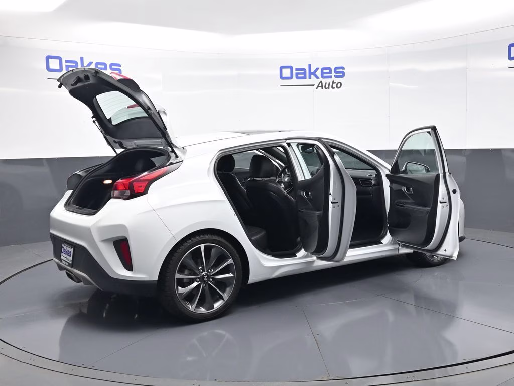 2019 Chalk White Hyundai Veloster 2.0 Premium FWD Hatchback