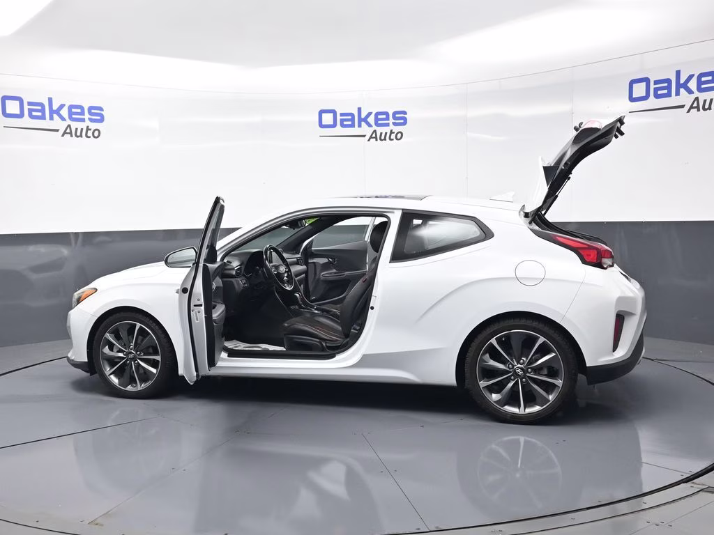 2019 Chalk White Hyundai Veloster 2.0 Premium FWD Hatchback