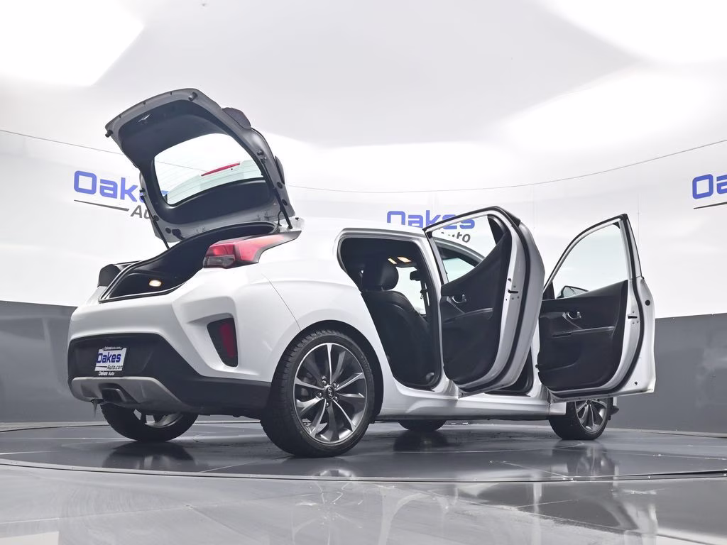 2019 Chalk White Hyundai Veloster 2.0 Premium FWD Hatchback