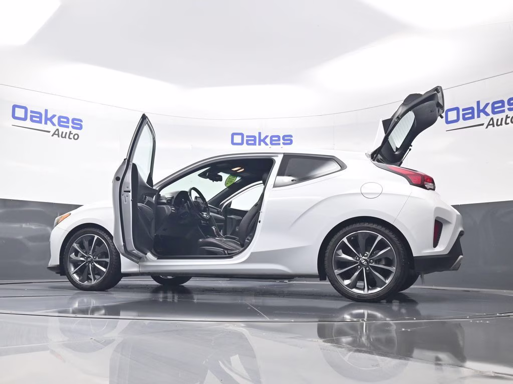 2019 Chalk White Hyundai Veloster 2.0 Premium FWD Hatchback