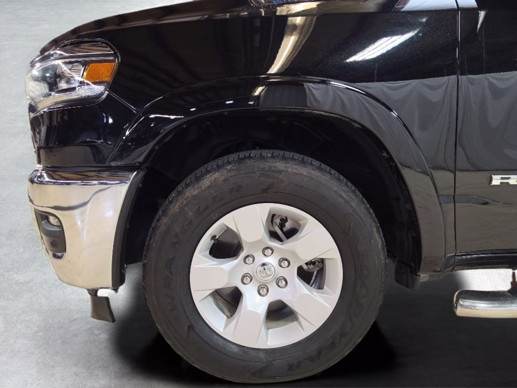 2025 Diamond Black Crystal Pearlcoat Ram 1500 Big Horn/Lone Star 4X4 Truck