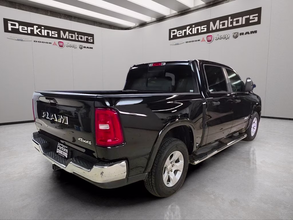 2025 Diamond Black Crystal Pearlcoat Ram 1500 Big Horn/Lone Star 4X4 Truck