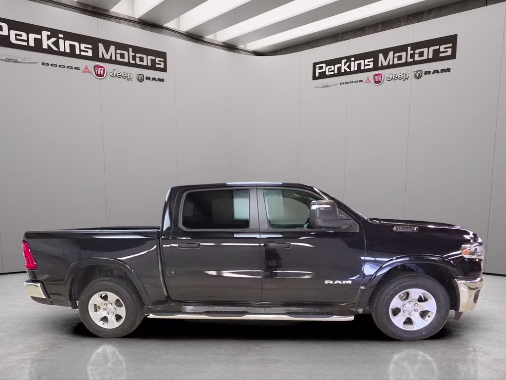 2025 Diamond Black Crystal Pearlcoat Ram 1500 Big Horn/Lone Star 4X4 Truck