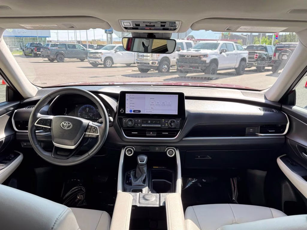 2024 Pearl Toyota Grand Highlander XLE AWD SUV