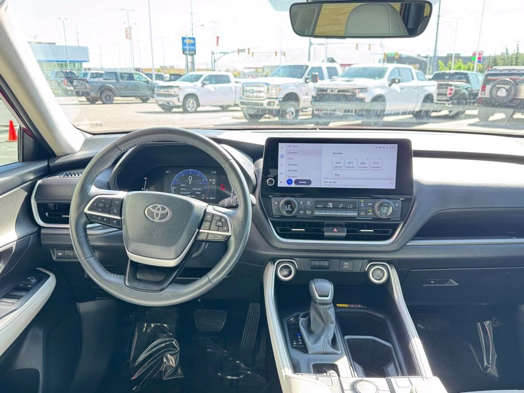 2024 Pearl Toyota Grand Highlander XLE AWD SUV