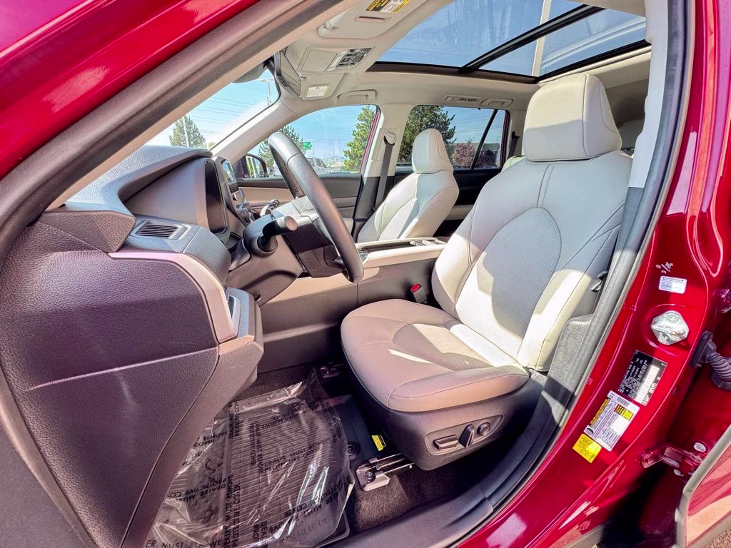 2024 Pearl Toyota Grand Highlander XLE AWD SUV