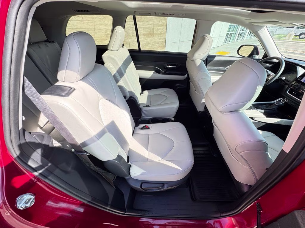 2024 Pearl Toyota Grand Highlander XLE AWD SUV