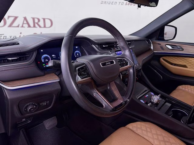 2021 Gray Metallic Jeep Grand Cherokee L Summit 4X4 SUV
