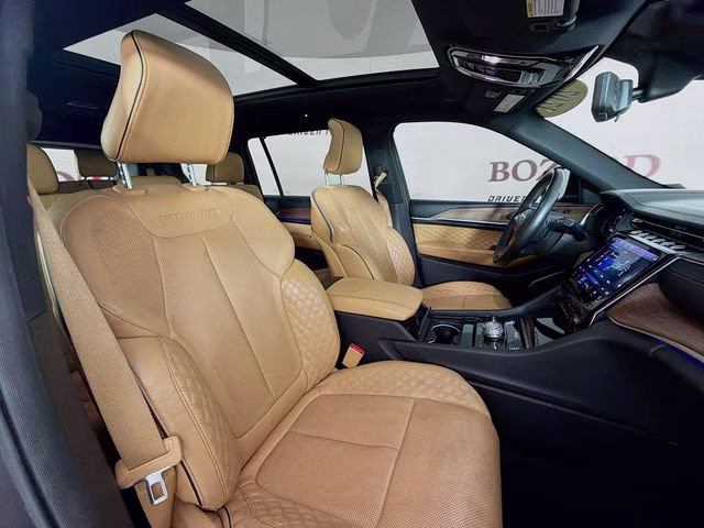 2021 Gray Metallic Jeep Grand Cherokee L Summit 4X4 SUV