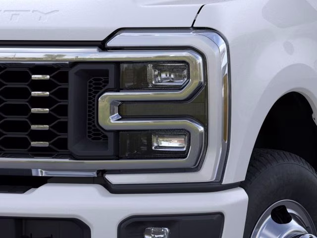 2026 Star White Metallic Tri-Coat Ford Super Duty F-350 DRW Platinum DRW 4X4 Truck