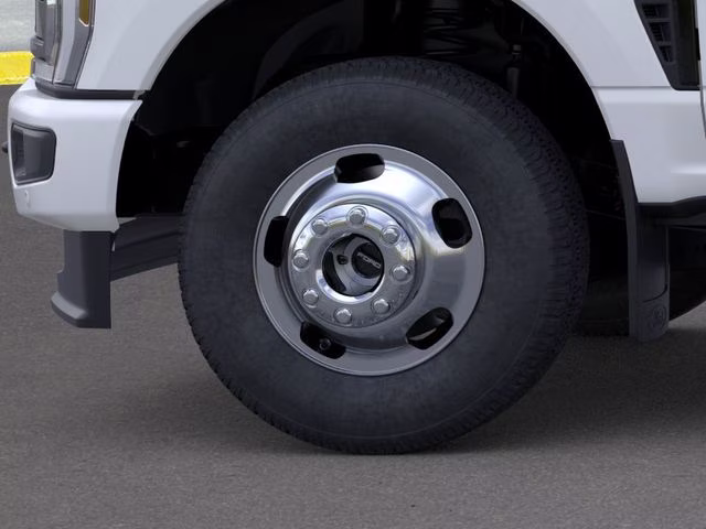 2026 Star White Metallic Tri-Coat Ford Super Duty F-350 DRW Platinum DRW 4X4 Truck