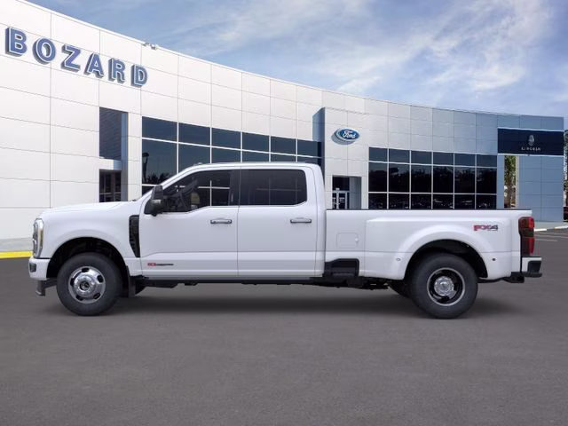 2026 Star White Metallic Tri-Coat Ford Super Duty F-350 DRW Platinum DRW 4X4 Truck