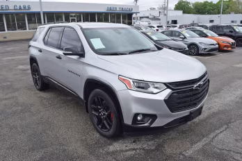 2021 Silver Ice Metallic Chevrolet Traverse Premier FWD SUV