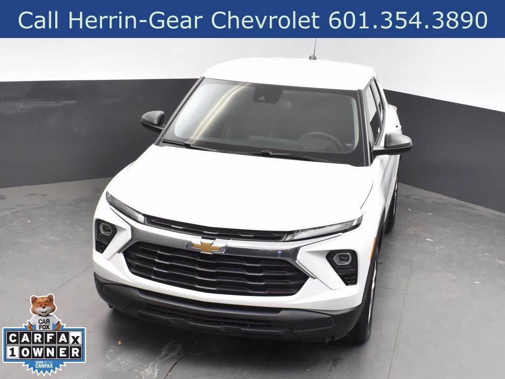 2025 Summit White Chevrolet Trailblazer LS FWD SUV