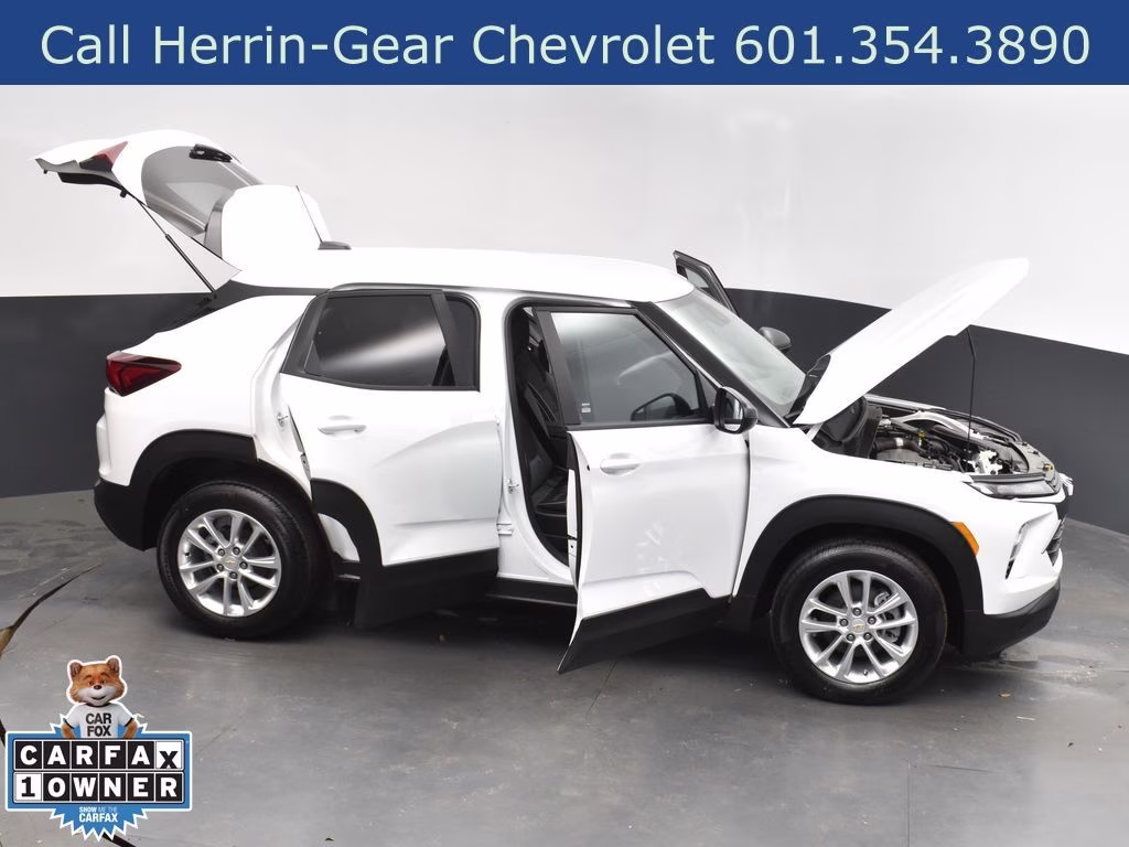 2025 Summit White Chevrolet Trailblazer LS FWD SUV