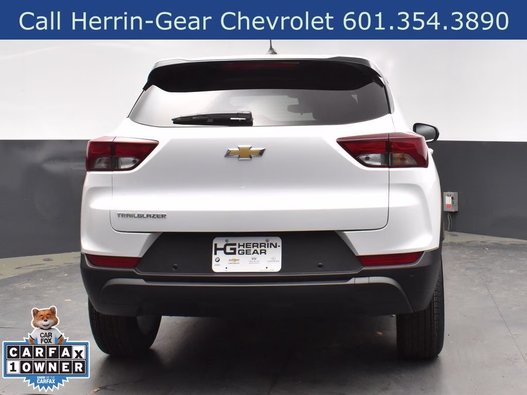2025 Summit White Chevrolet Trailblazer LS FWD SUV