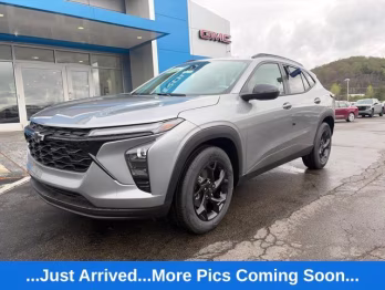 2026 Sterling Chevrolet Trax LT FWD SUV
