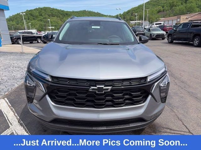 2026 Sterling Gray Metallic Chevrolet Trax LT FWD SUV